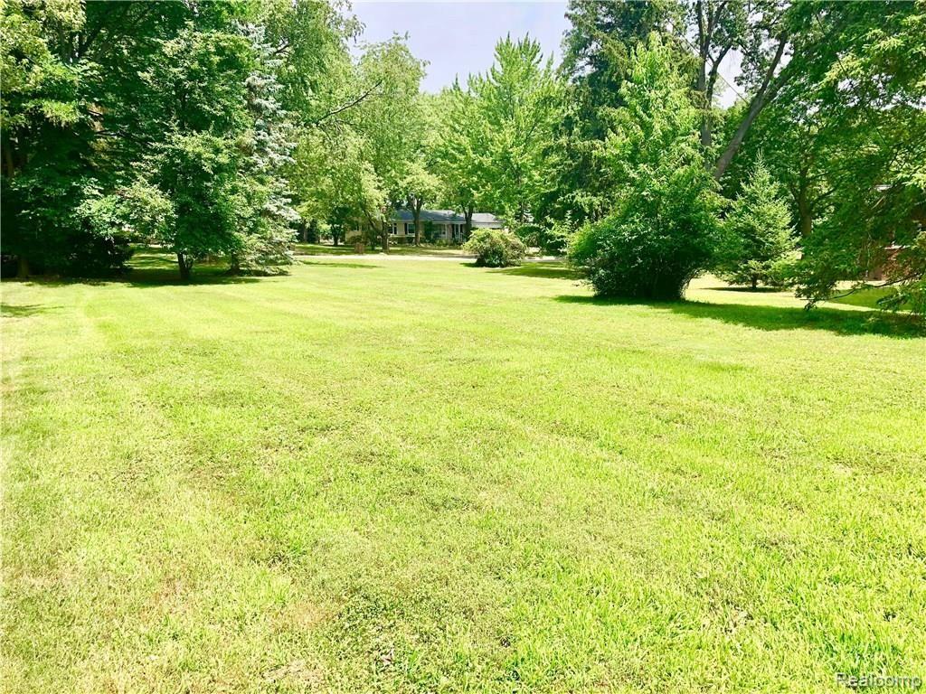 2055 Oklahoma Avenue Rochester Hills, MI 48309 - Photo 50 of 53