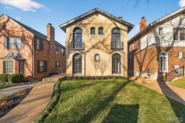 $675,000 | 7267 Lindell Boulevard, University City, MO 63130