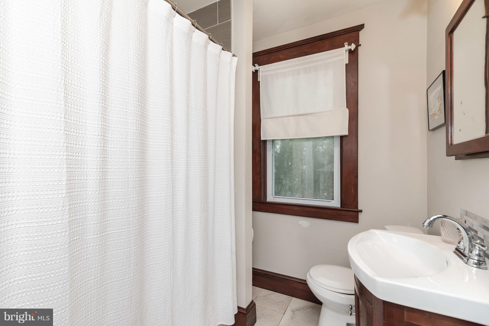 5312 Wendley Road Baltimore, MD 21229 - Photo 20 of 34 Updated full bath on second level