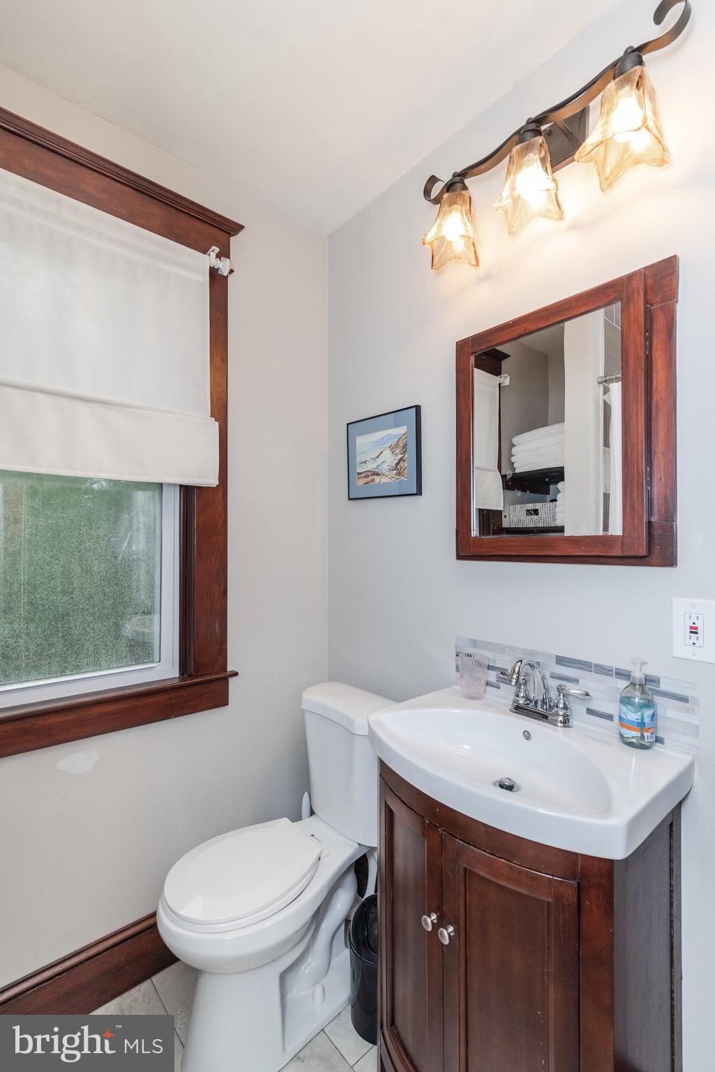 5312 Wendley Road Baltimore, MD 21229 - Photo 21 of 34 Updated full bath