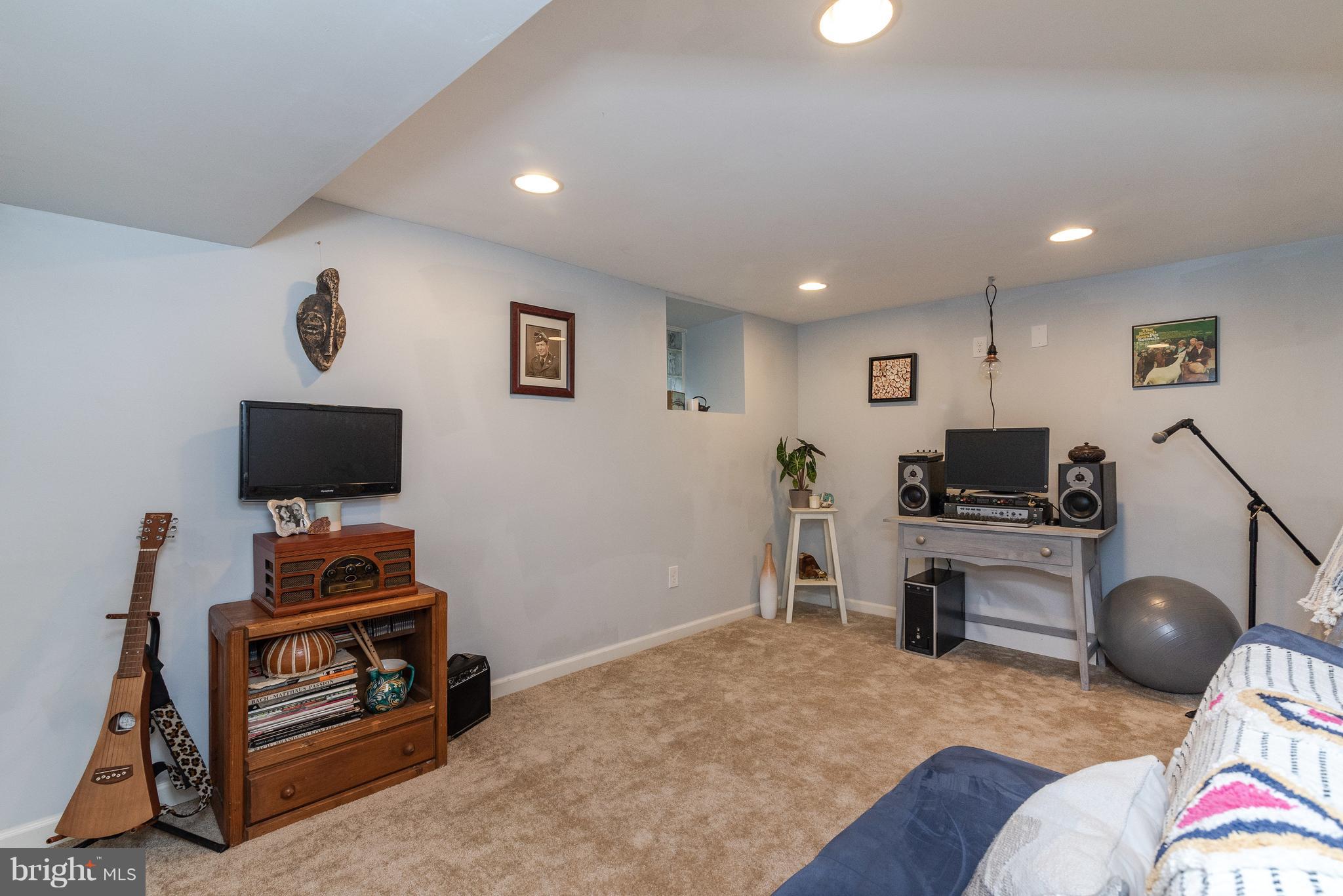 5312 Wendley Road Baltimore, MD 21229 - Photo 24 of 34 Fully finished basement