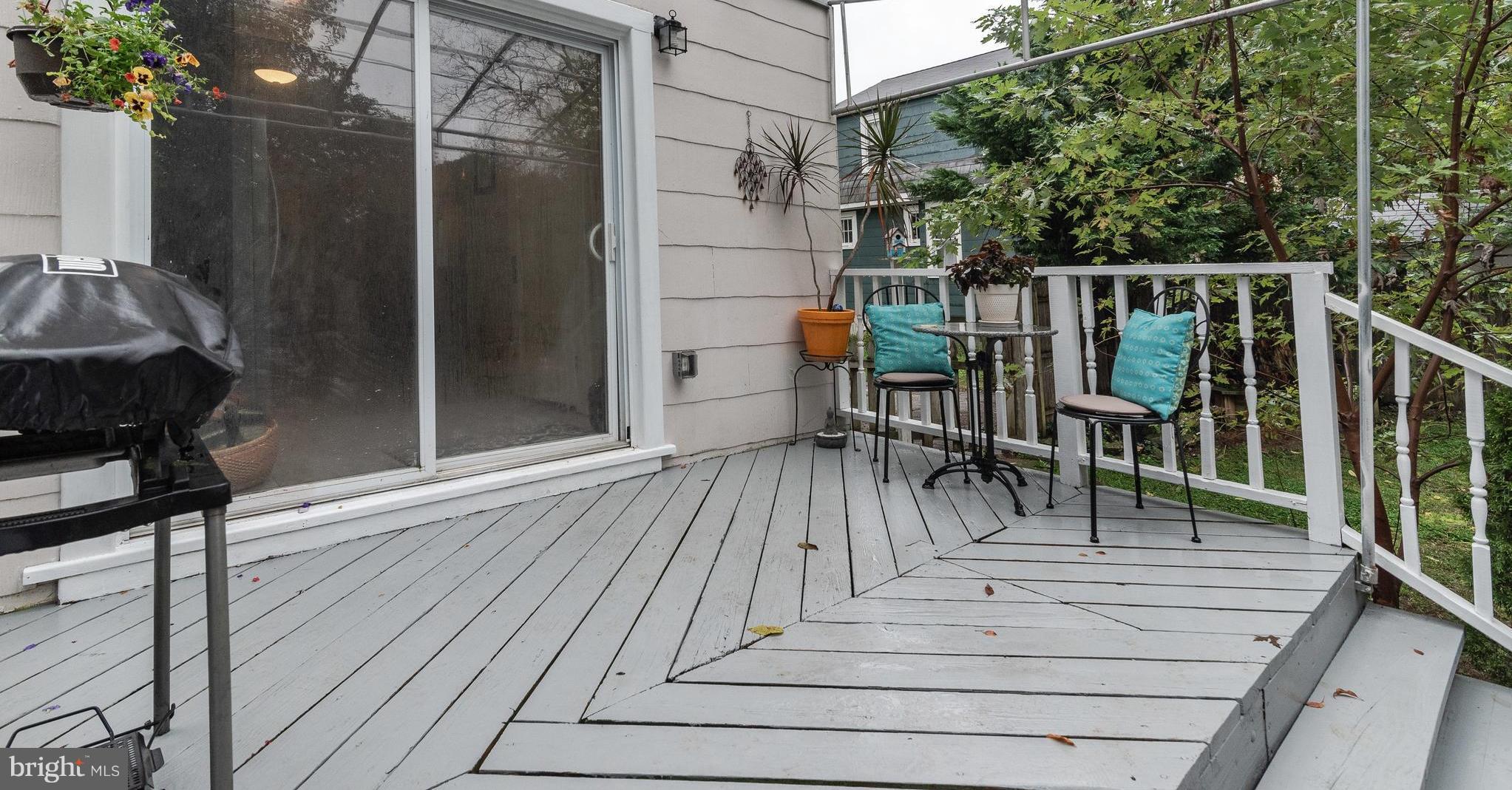 5312 Wendley Road Baltimore, MD 21229 - Photo 31 of 34 Deck