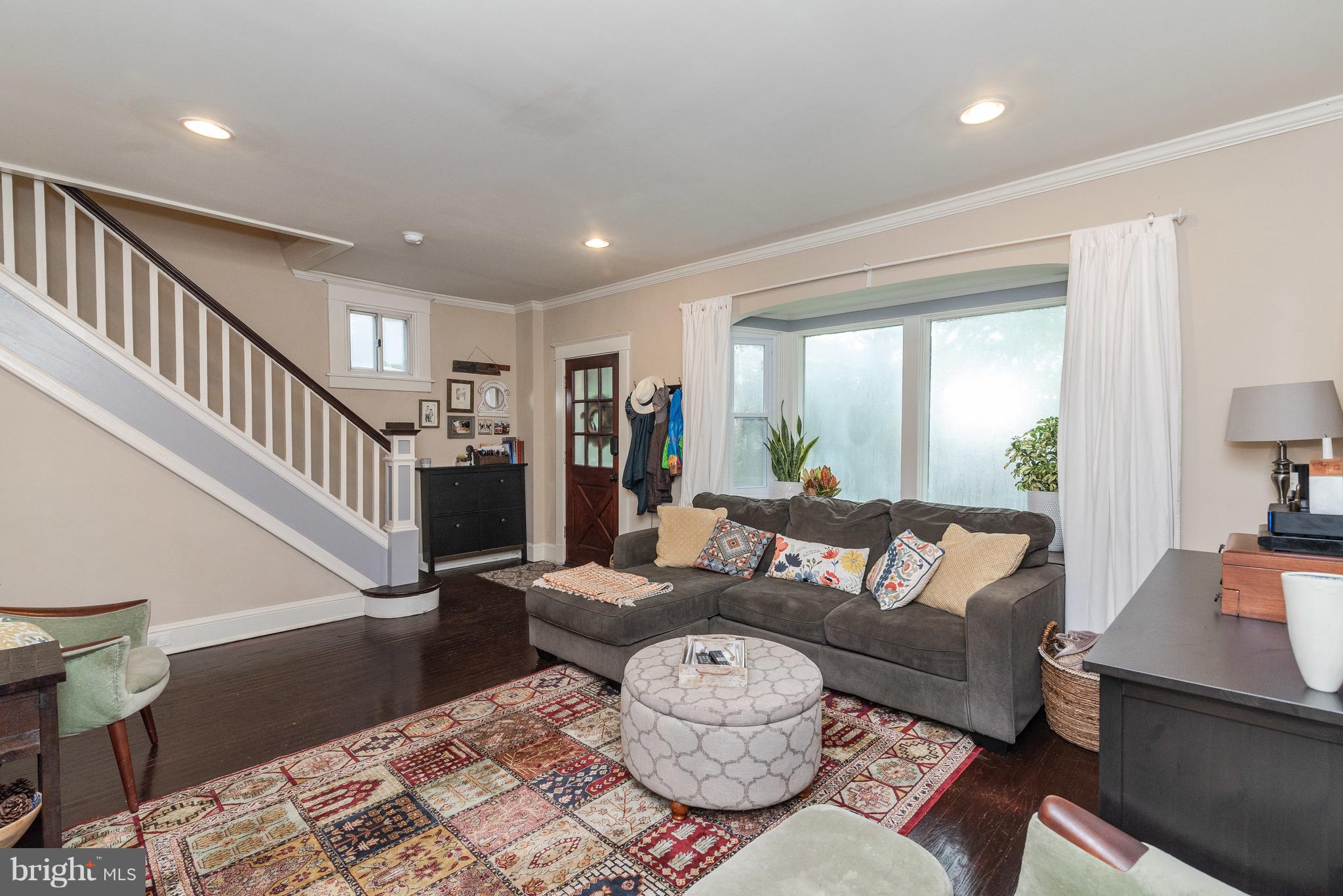 5312 Wendley Road Baltimore, MD 21229 - Photo 5 of 34 Family room with large bay windows