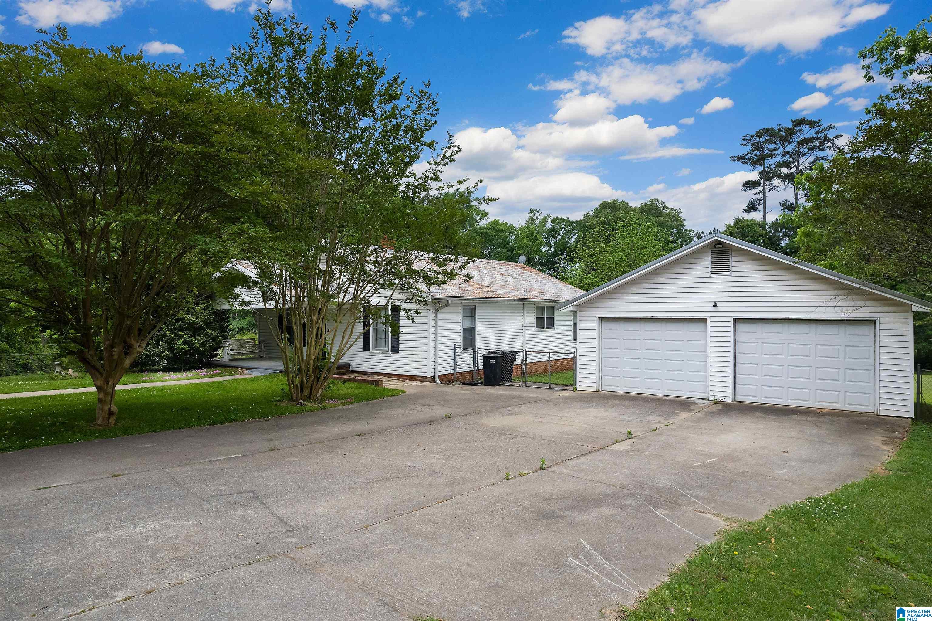 2335 Maple Street Bessemer, AL 35022 - Photo 4 of 29