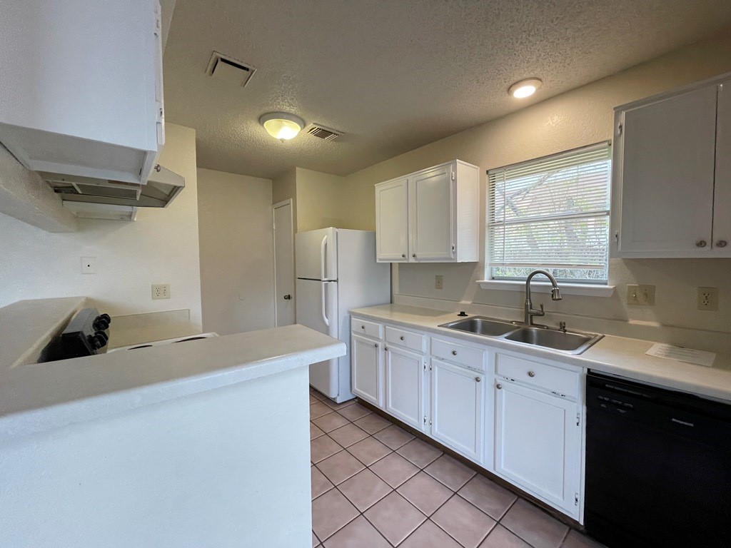 16719 Whitebrush Loop Austin, TX 78717 - Photo 16 of 37