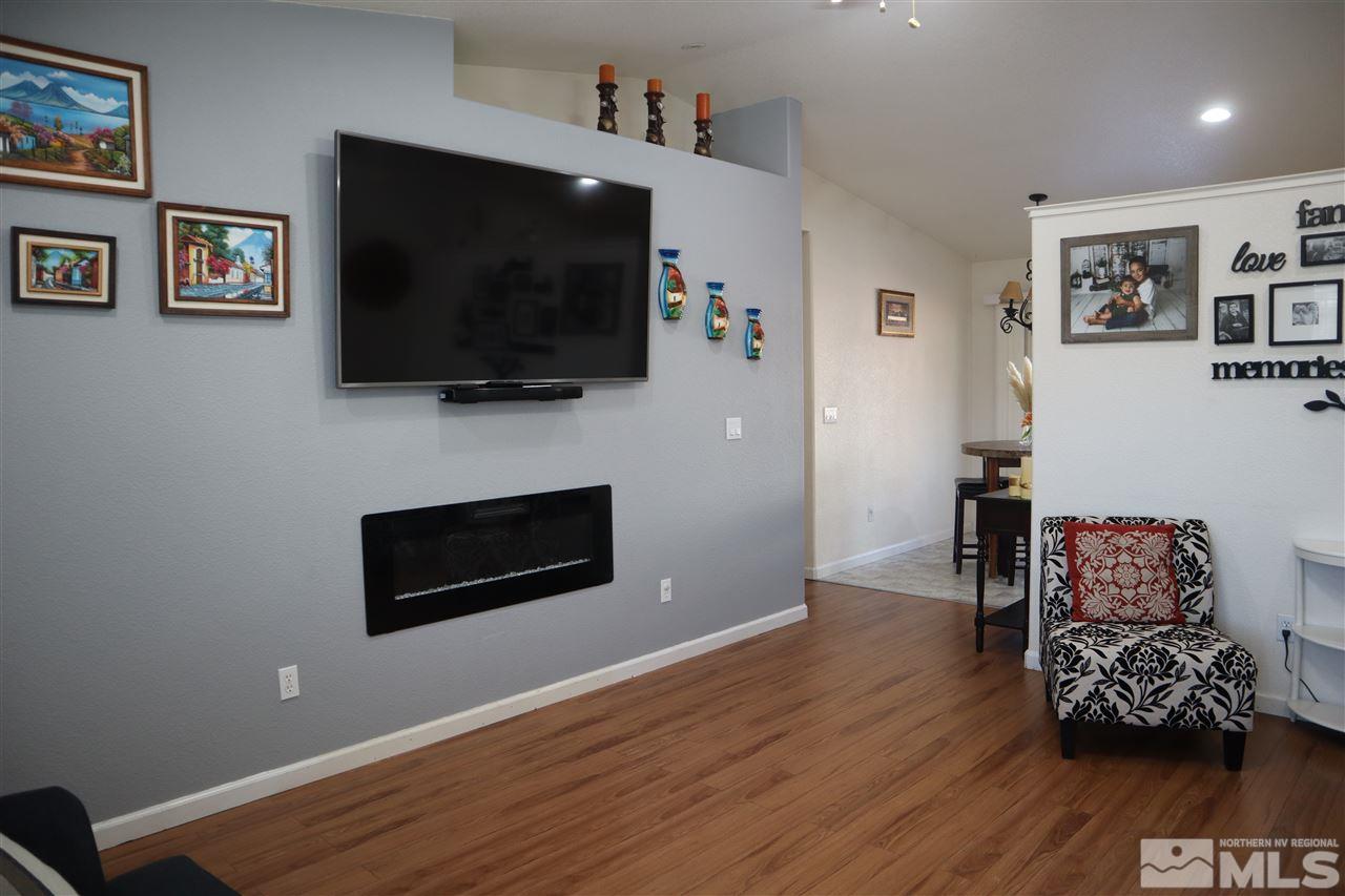 18241 Pin Oak Court Reno, NV 89508 - Photo 6 of 28 Photo 6