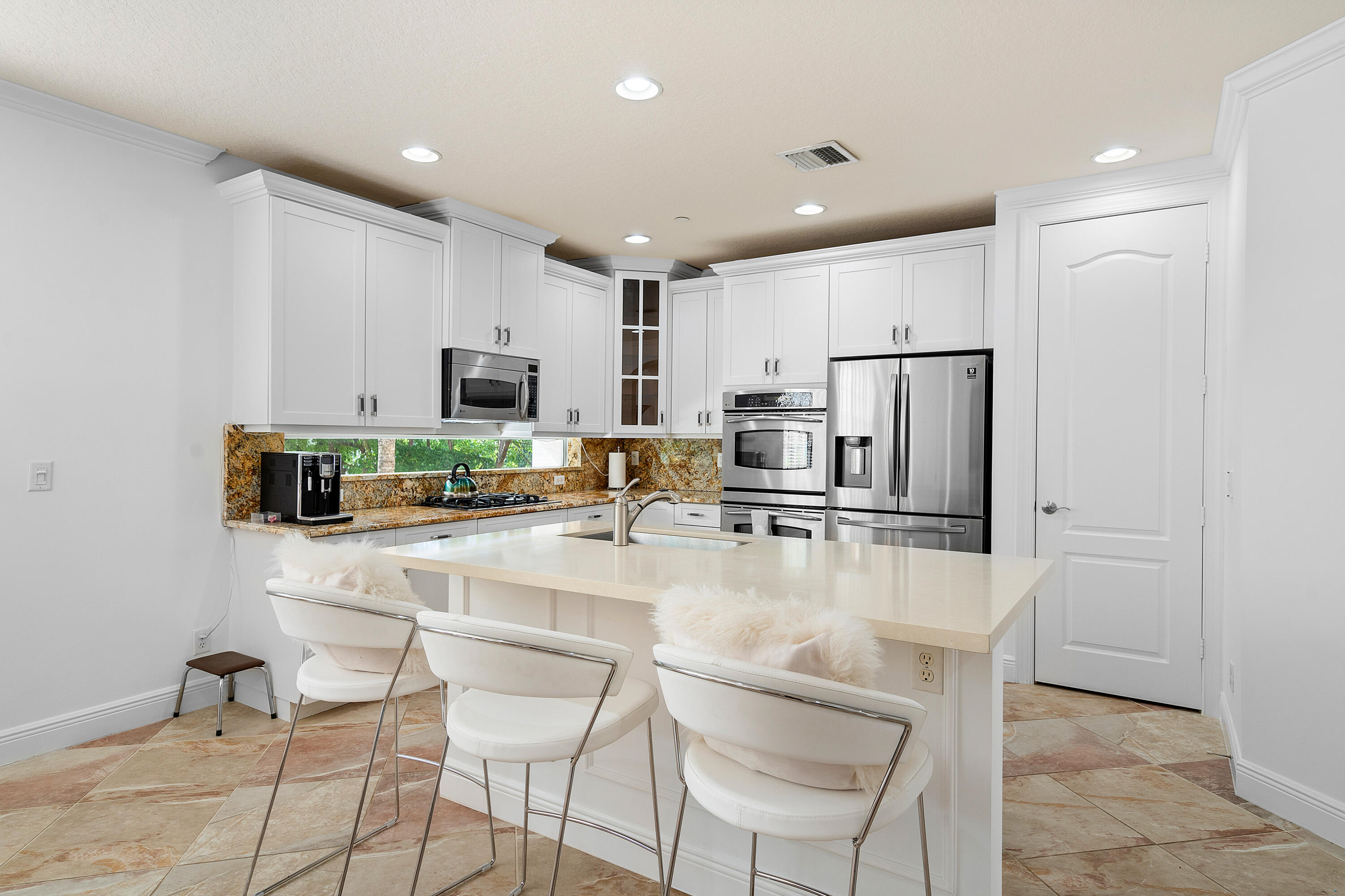 5640 Northeast Trieste Way Boca Raton, FL 33487 - Photo 11 of 40 011-5640NortheastTriesteWay-BocaRaton-FL