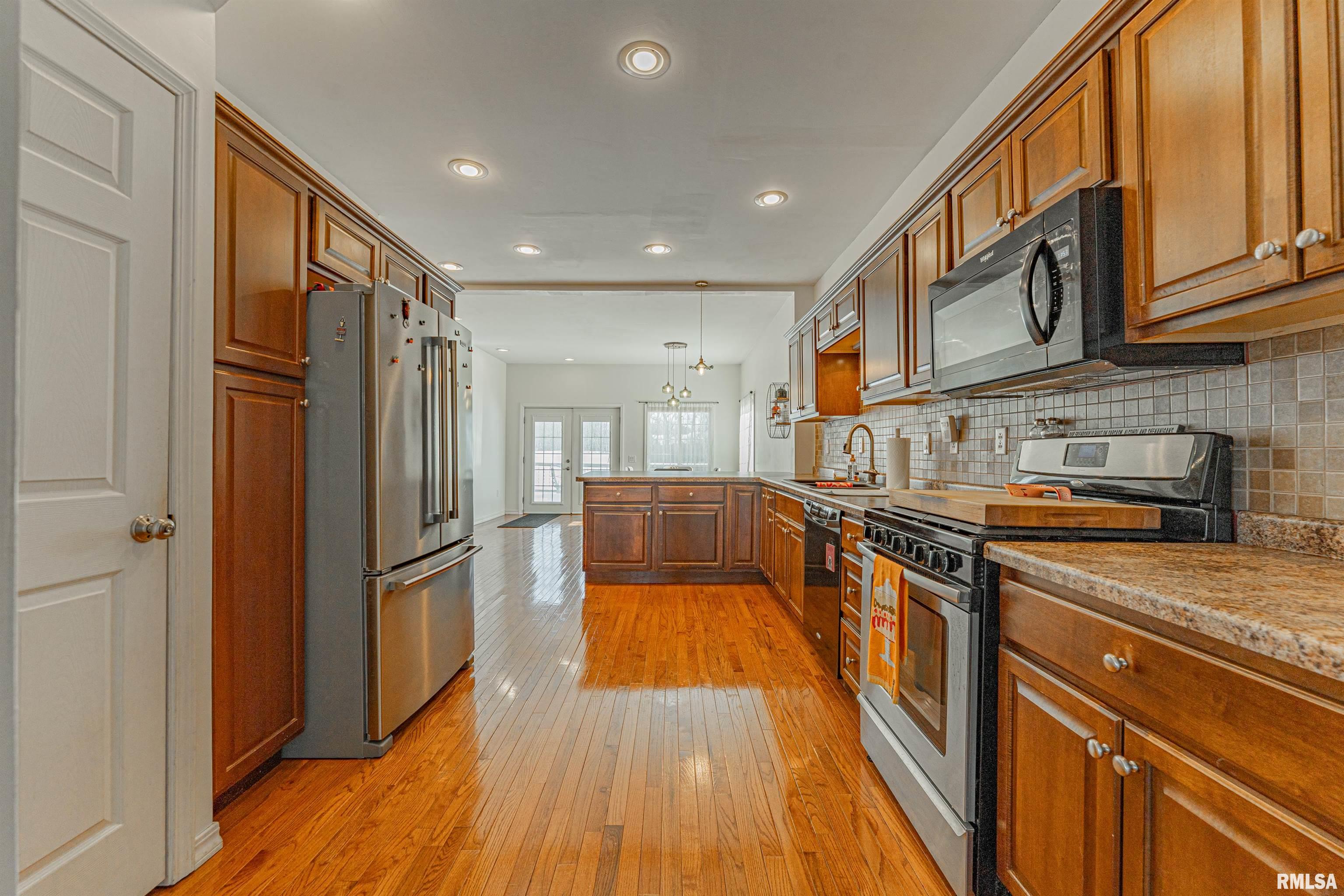 1528 Forest Hills Road Lincoln, IL 62656 - Photo 15 of 45