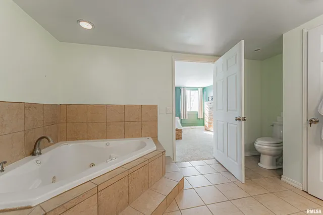 $375,000 | 1528 Forest Hills Road, Lincoln, IL 62656