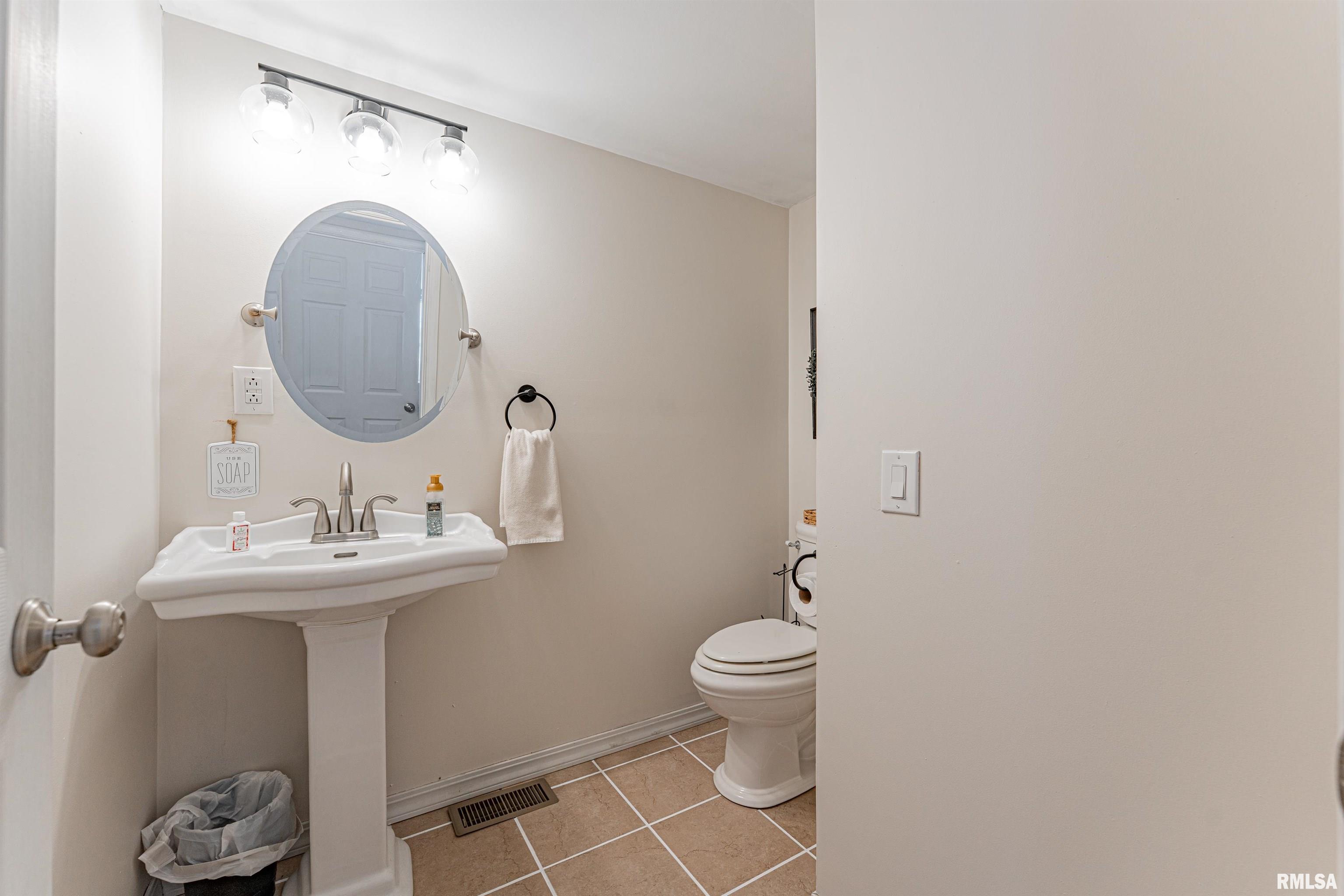 1528 Forest Hills Road Lincoln, IL 62656 - Photo 24 of 45