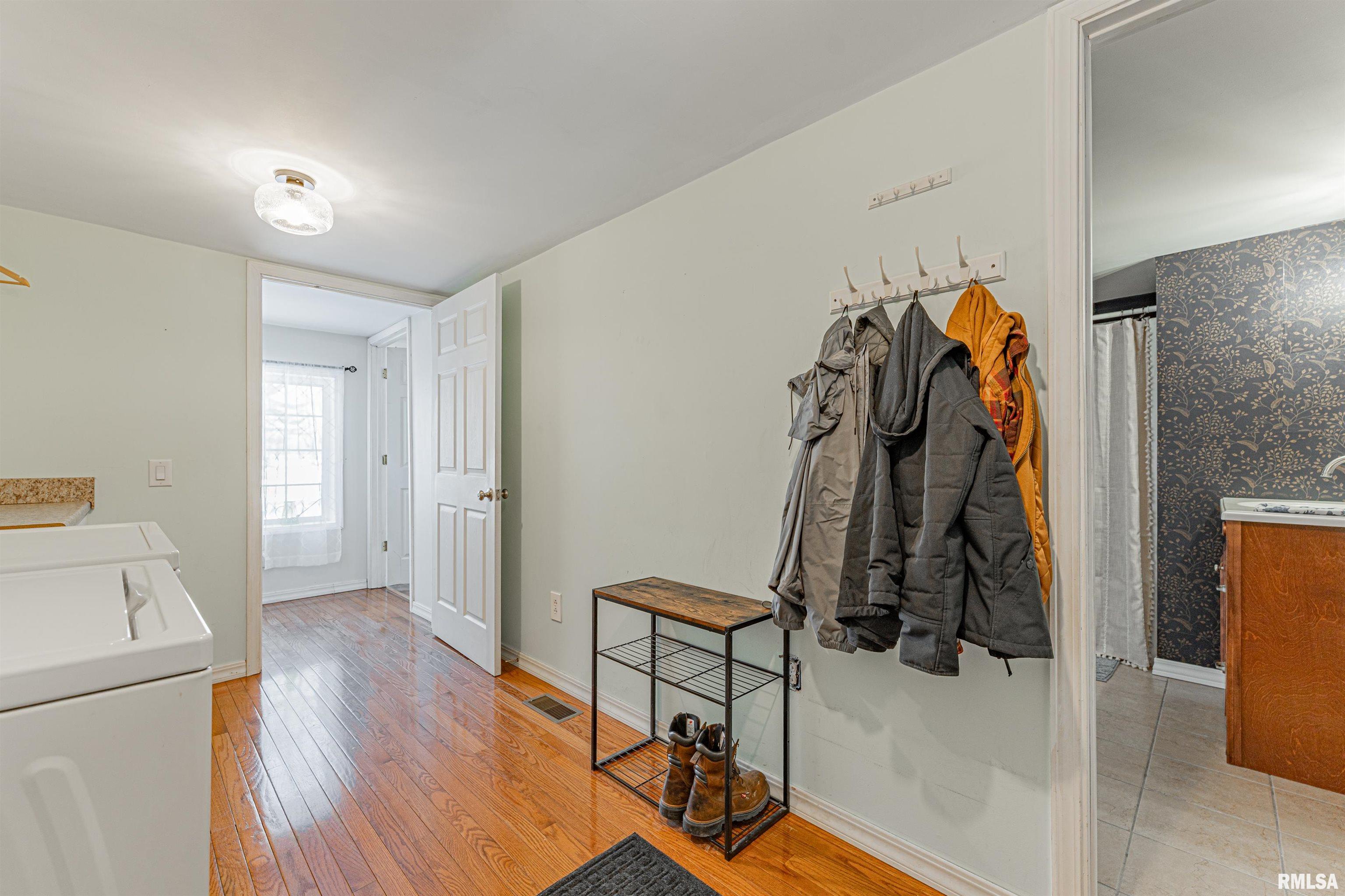 1528 Forest Hills Road Lincoln, IL 62656 - Photo 29 of 45