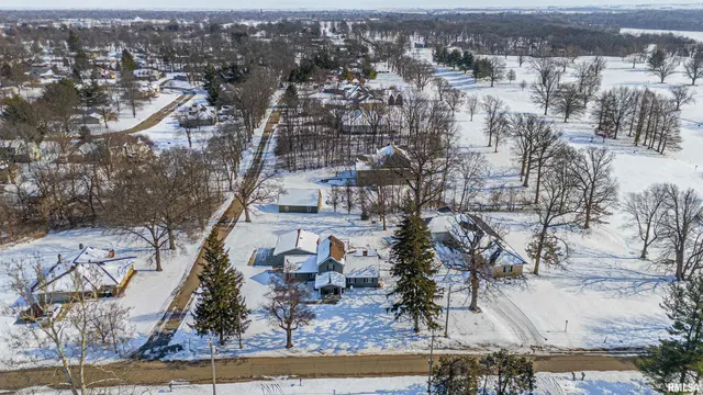 $375,000 | 1528 Forest Hills Road, Lincoln, IL 62656