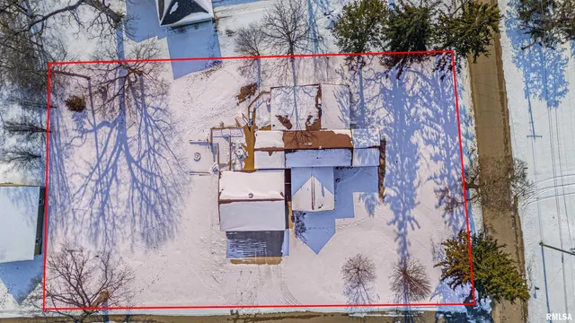 $375,000 | 1528 Forest Hills Road, Lincoln, IL 62656