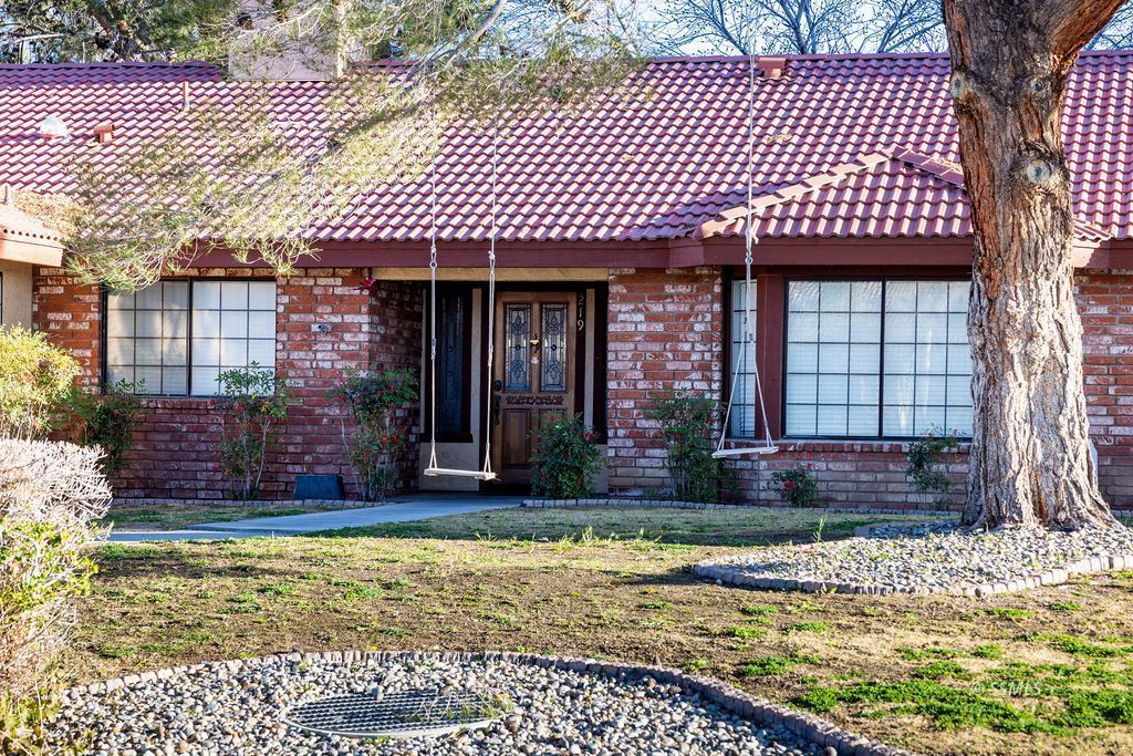 219 West Cobblestone Lane Ridgecrest, CA 93555 - Photo 6 of 50