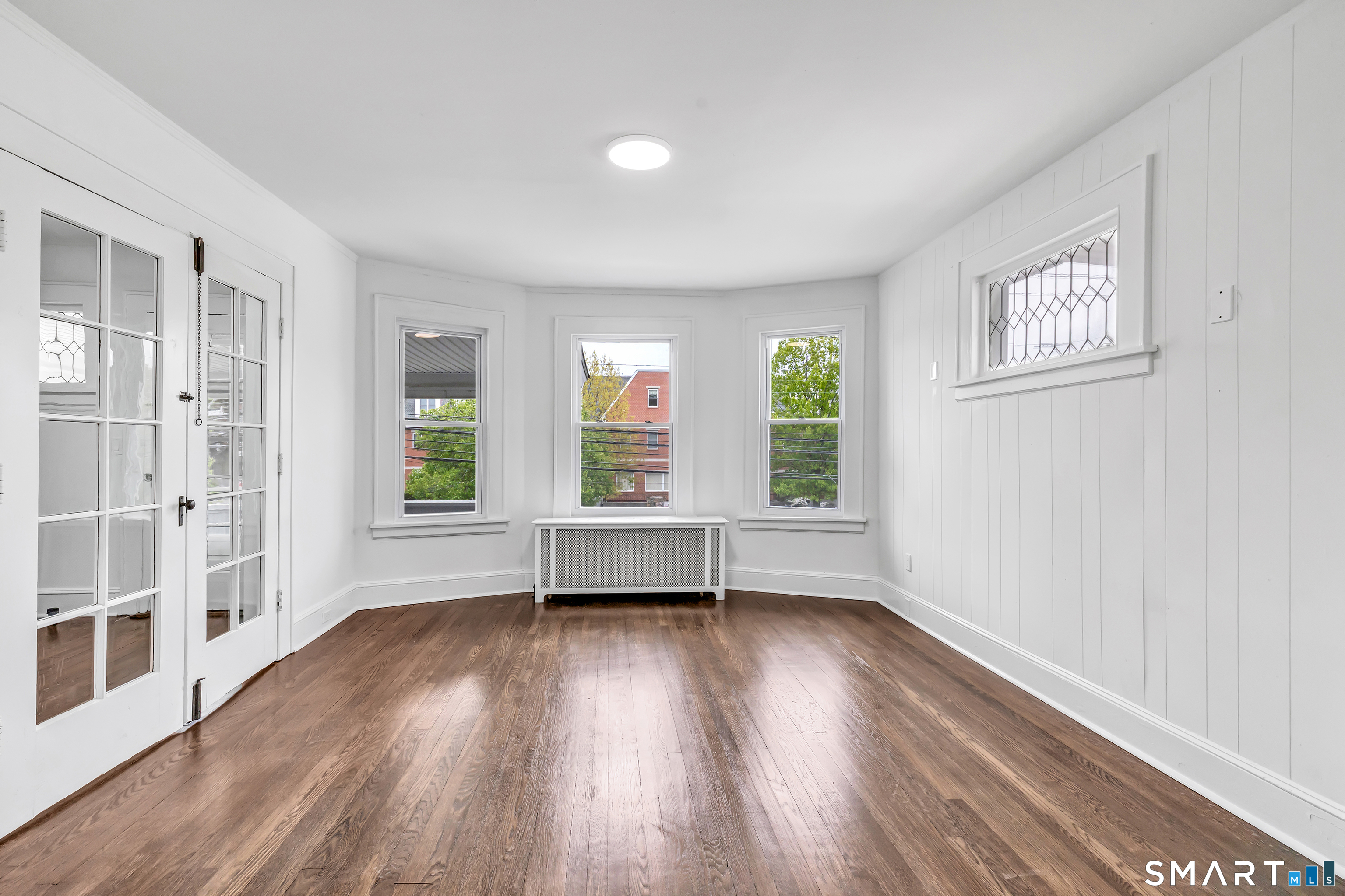 3193 Main Street Bridgeport, CT 06606 - Photo 19 of 39 Living Room