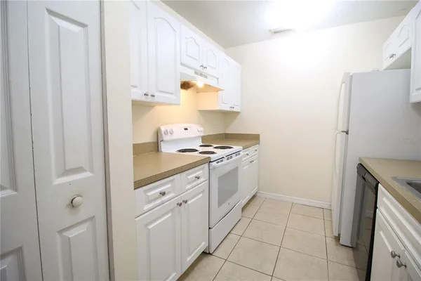 $2,600 | 720 Newton Avenue South, St. Petersburg, FL 33701