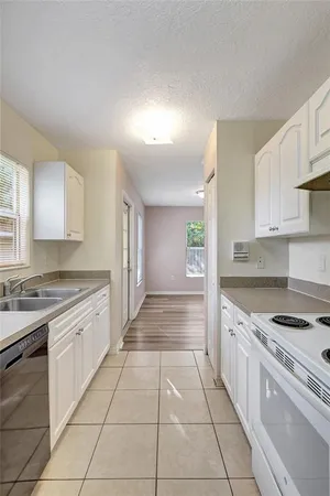 $2,600 | 720 Newton Avenue South, St. Petersburg, FL 33701