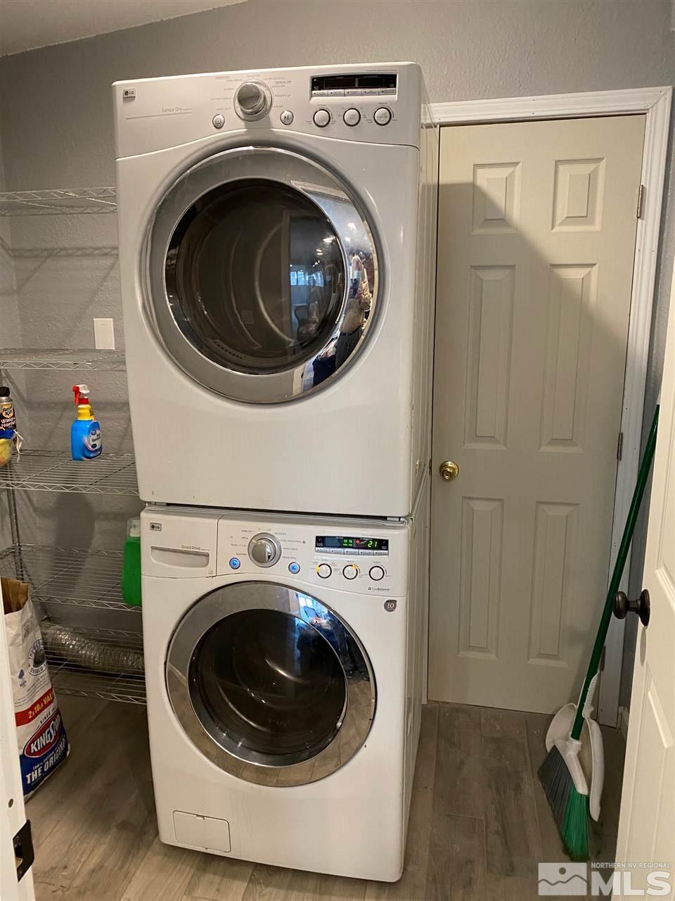 1885 Wilder Street Reno, NV 89512 - Photo 14 of 19 a utility room with dryer and washer