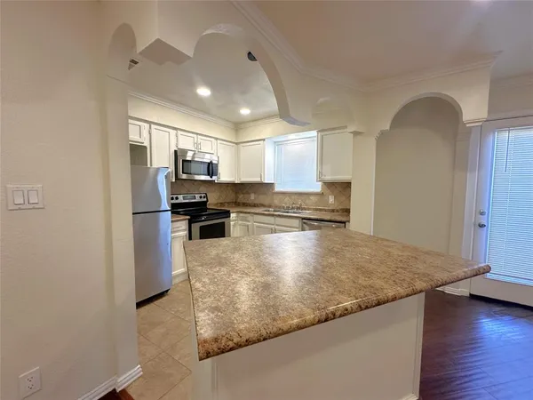 $106,000 | 1600 Pecan Chase Circle, Unit 6, Arlington, TX 76012
