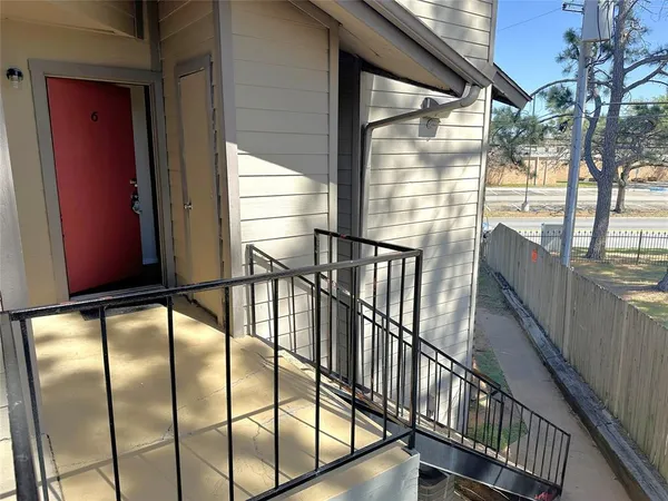 $106,000 | 1600 Pecan Chase Circle, Unit 6, Arlington, TX 76012