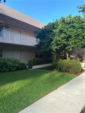 $3,200 | 4280 Oaks Terrace, Unit 101, Pompano Beach, FL 33069