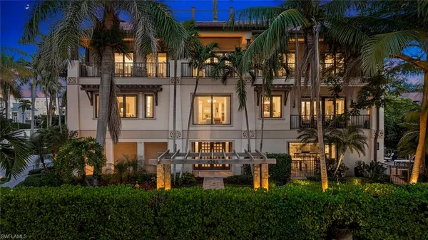 $10,250,000 | 1441 Gulf Shore Boulevard South, Naples, FL 34102