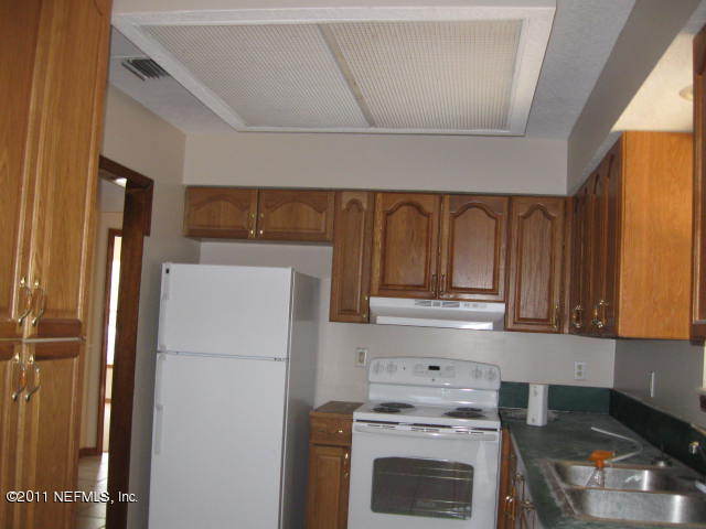 2025 Blue Knoll Road Middleburg, FL 32068 - Photo 5 of 8 Kitchen