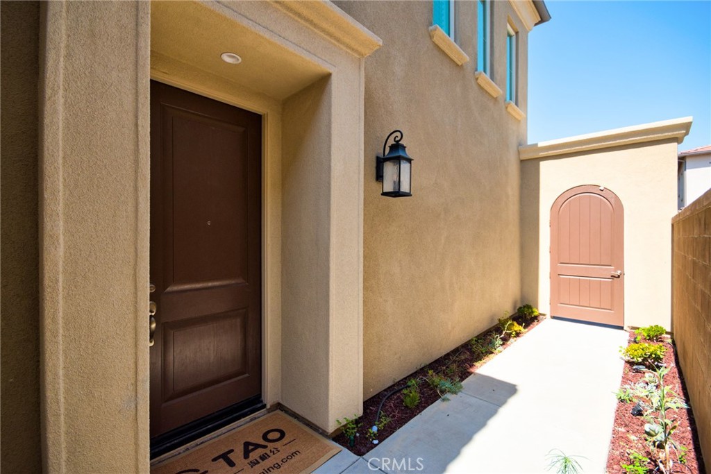 223 Gaspar Irvine, CA 92618 - Photo 4 of 52