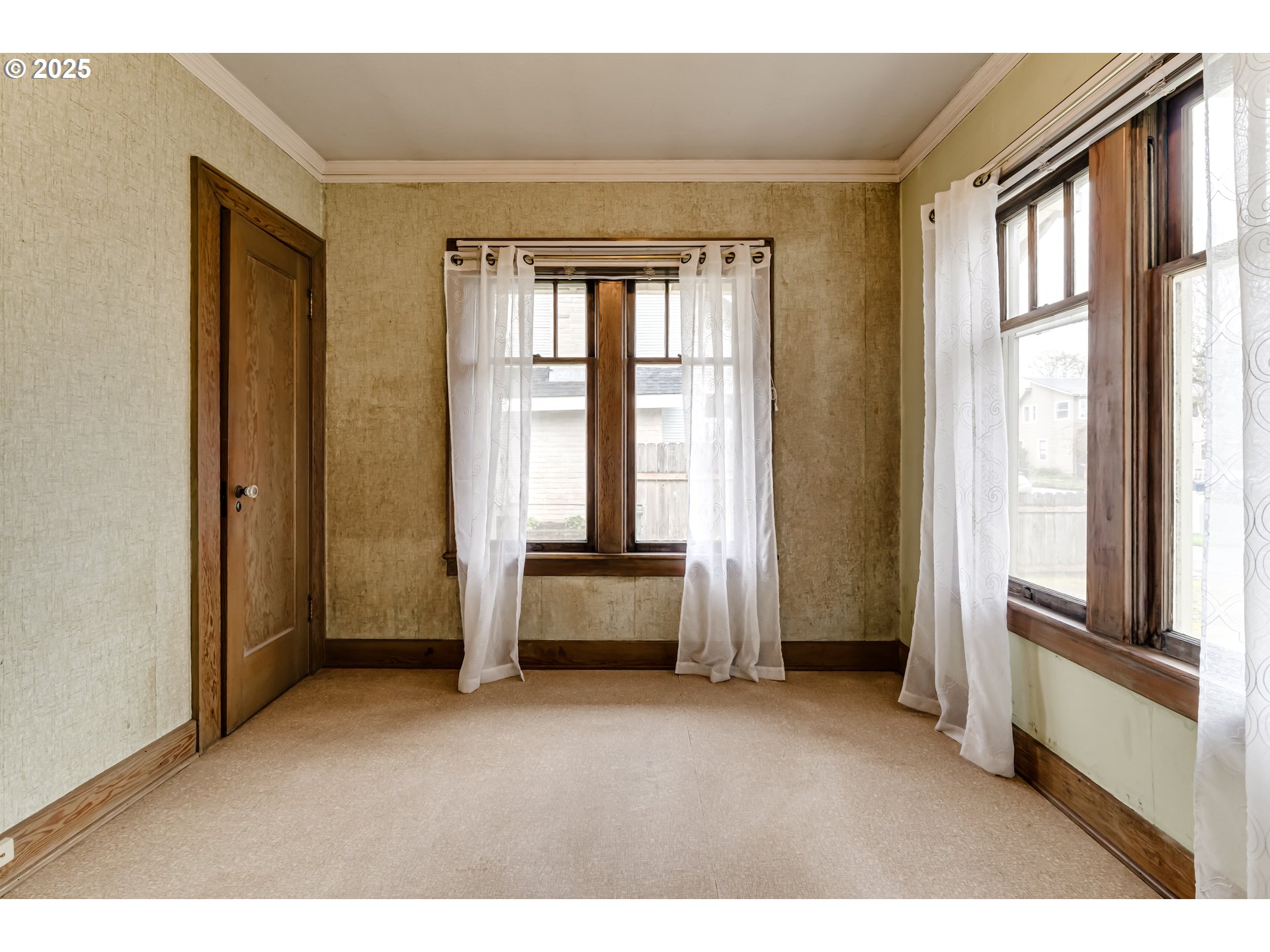 835 Maple Street Junction City, OR 97448 - Photo 15 of 29 a living room with a large window