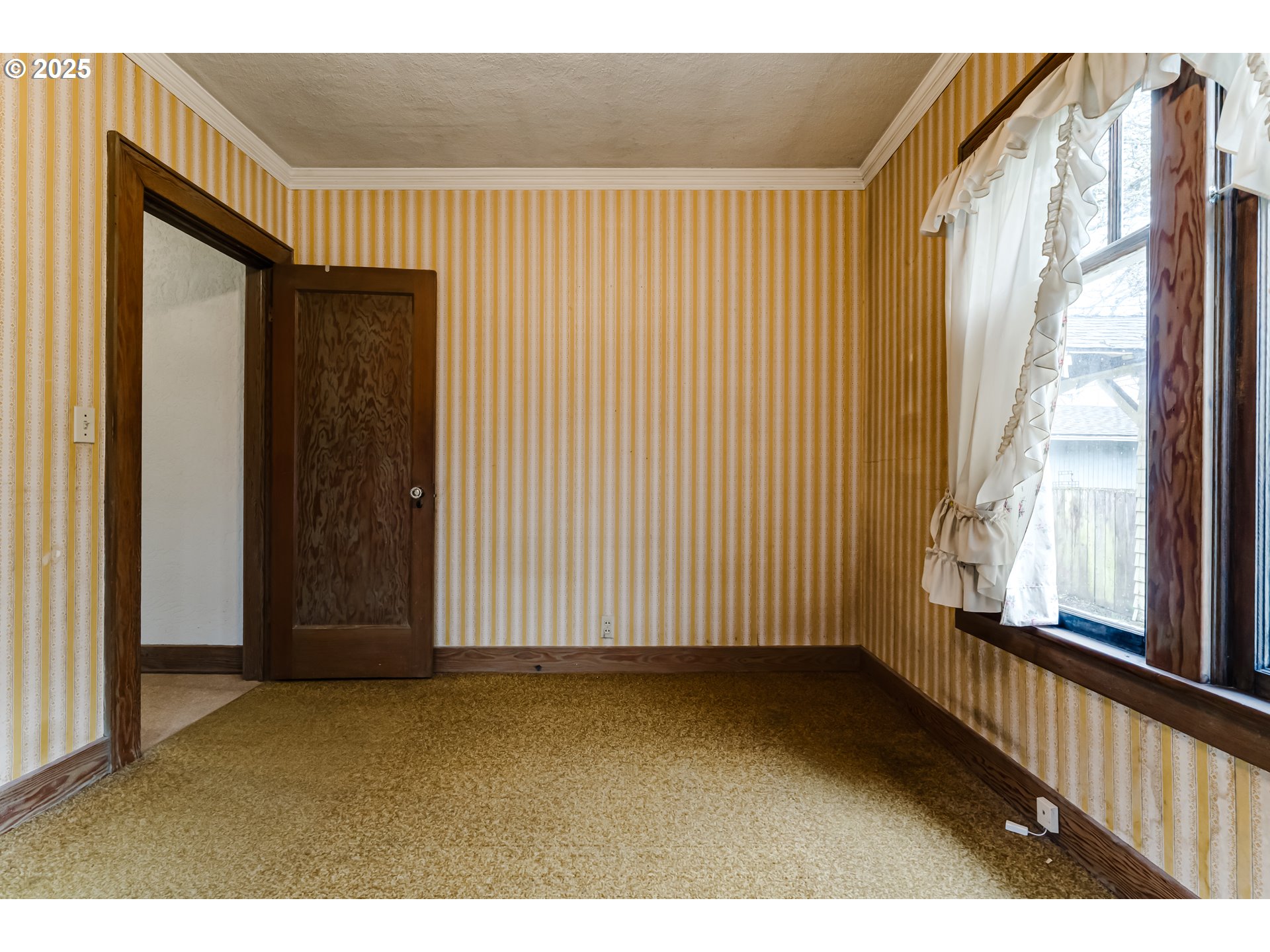 835 Maple Street Junction City, OR 97448 - Photo 22 of 29 a view of wooden floor and brick walls