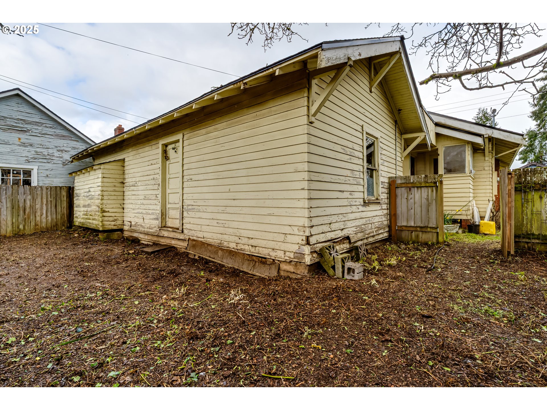 835 Maple Street Junction City, OR 97448 - Photo 26 of 29 a backyard of a house