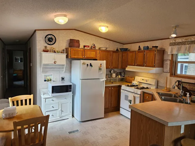 $250,000 | 10272 Lakeside Drive, Finlayson, MN 55735