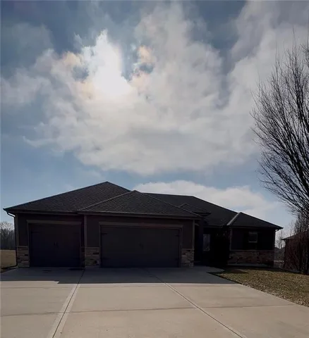 $560,000 | 22905 East 42nd St Court South, Blue Springs, MO 64015