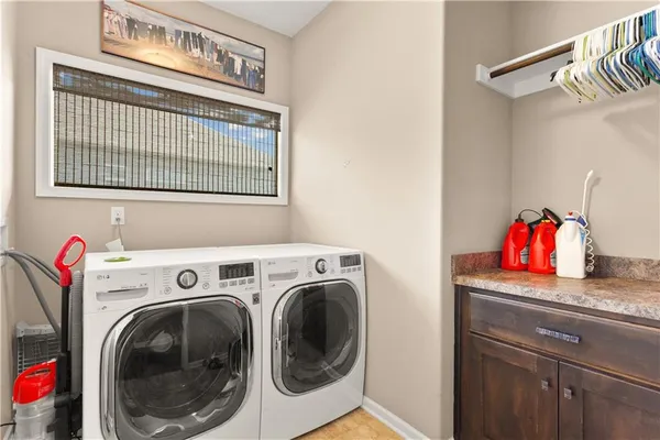 $549,900 | 22905 East 42nd St Court South, Blue Springs, MO 64015