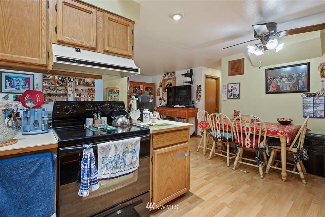 14010 Southeast 198th Place Renton, WA 98058 - Photo 8 of 23 Gallery Image 8