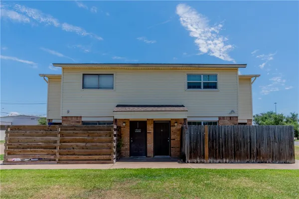 $1,045 | 1801 Treehouse Trail, Unit A, College Station, TX 77845