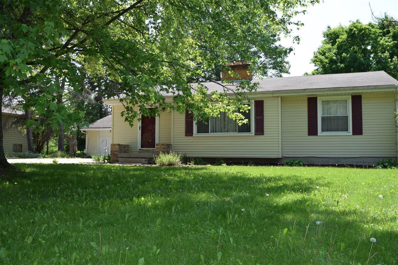 6811 East River Road Flushing, MI 48433 - Photo 2 of 11 21452796-1.JPG