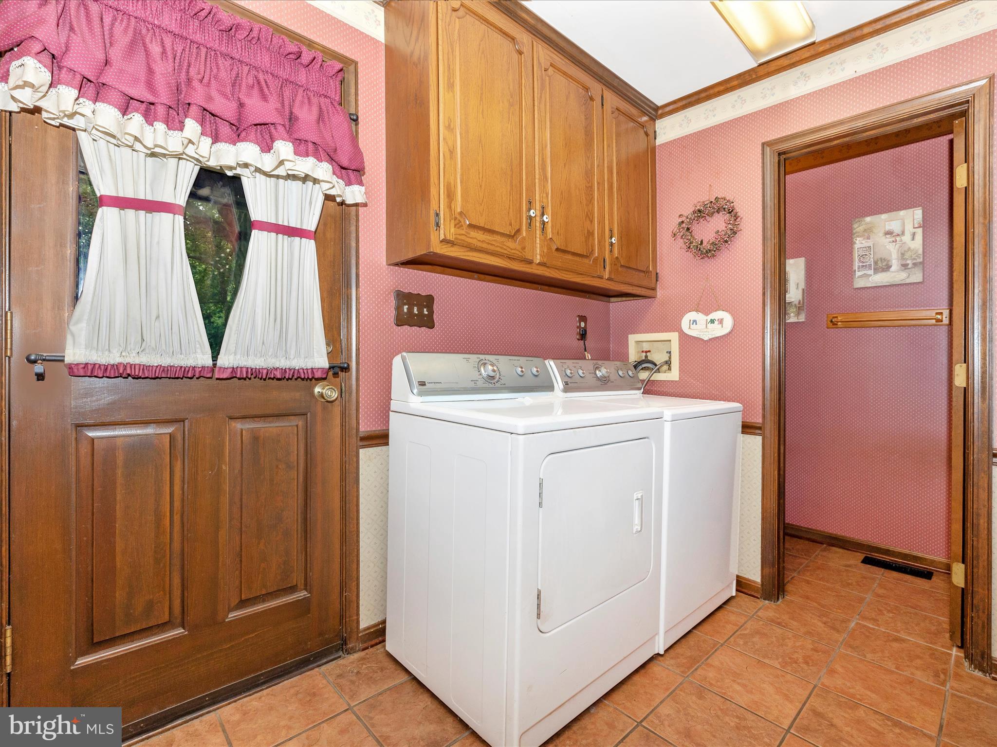 9430 Watkins Road Gaithersburg, MD 20882 - Photo 19 of 76 Laundry Room