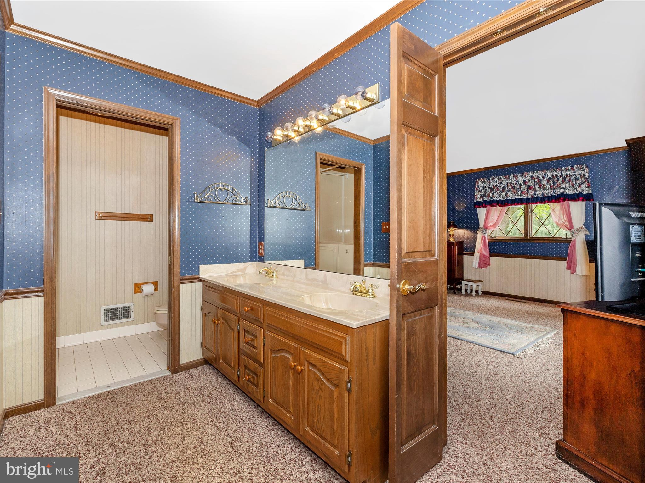 9430 Watkins Road Gaithersburg, MD 20882 - Photo 25 of 76 Primary Bathroom