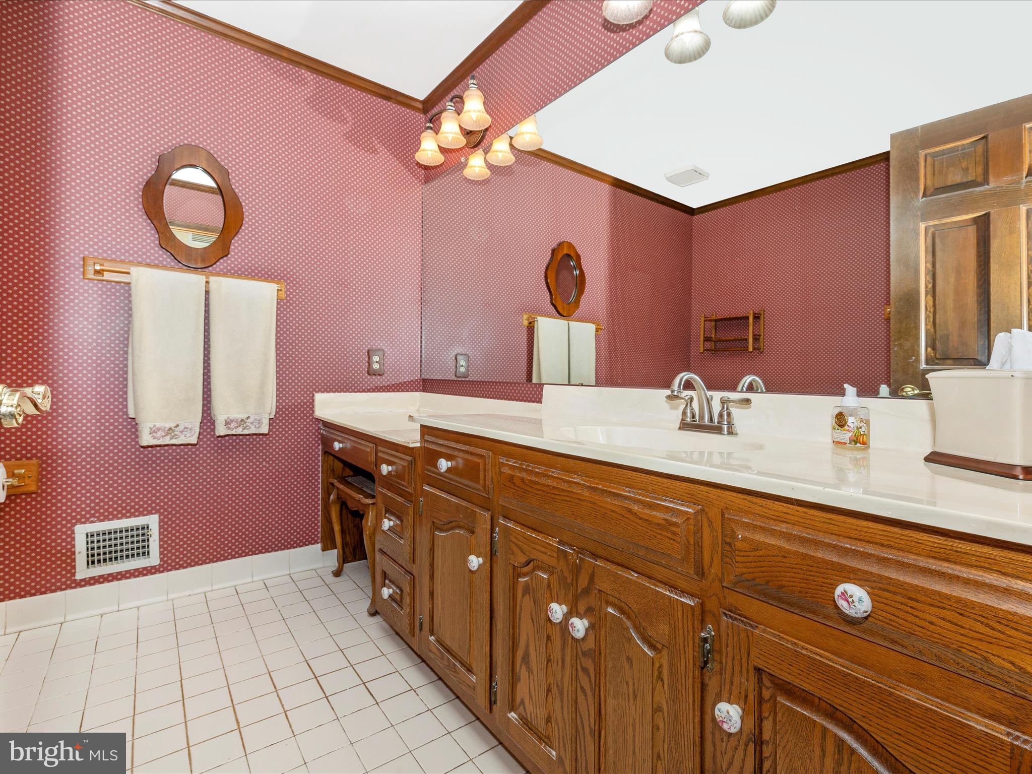 9430 Watkins Road Gaithersburg, MD 20882 - Photo 33 of 76 Bathroom 2