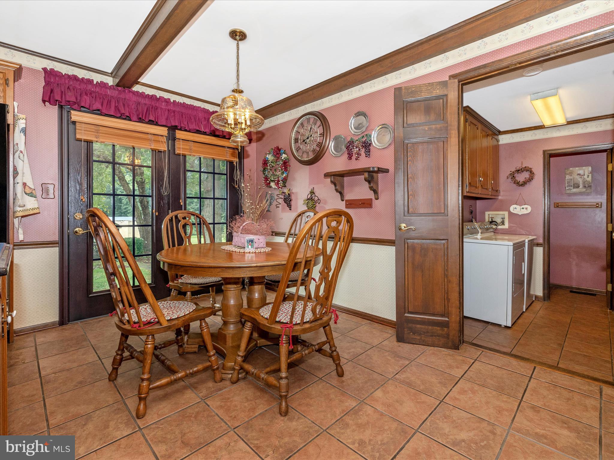 9430 Watkins Road Gaithersburg, MD 20882 - Photo 10 of 76 Breakfast Area