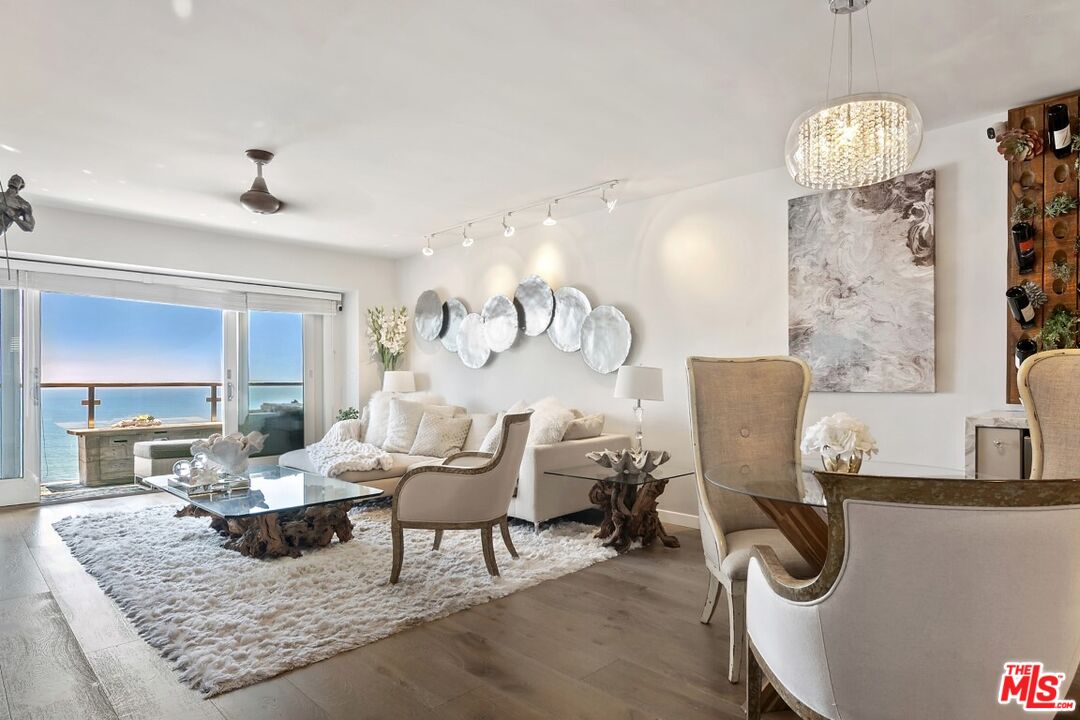 18147 Coastline Drive, Unit 3 Malibu, CA 90265 - Photo 4 of 40 a living room with furniture