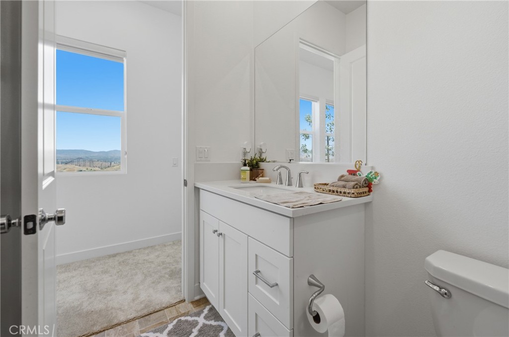 26729 Blue Hls Loop Valencia, CA 91381 - Photo 15 of 51