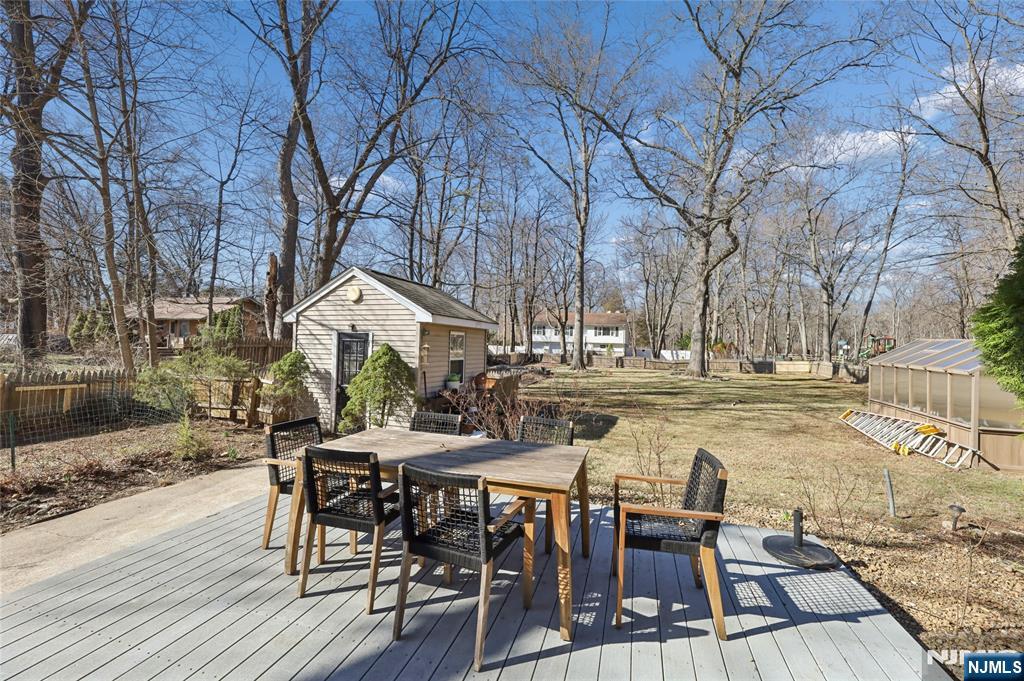 18 South Road Wayne, NJ 07470 - Photo 4 of 32