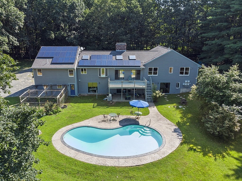 14 Breezy Point Road Acton, MA 01720 - Photo 4 of 40 Gallery Image 4