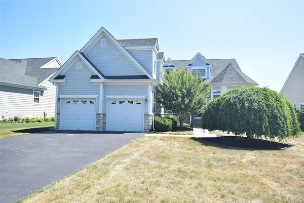 $869,000 | 56 Foxglove Row, Riverhead, NY 11901
