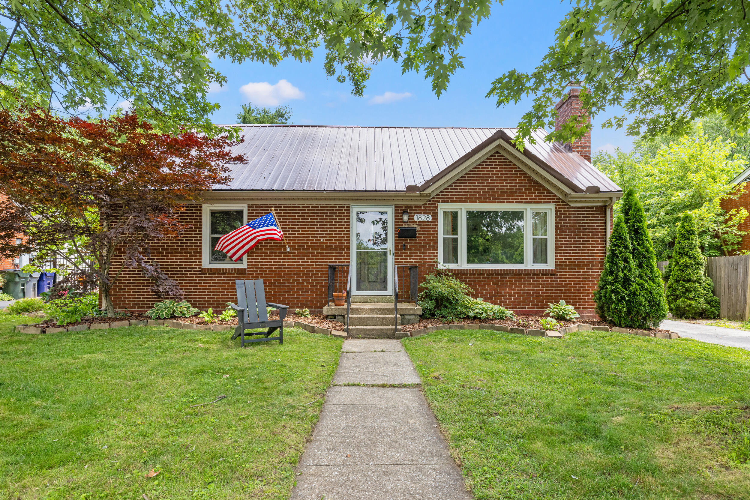 1828 Yorktown Road Lexington, KY 40504 - Photo 1 of 32 img_9250