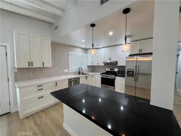 $3,200 | 15965 Coral Street, Palm Springs, CA 92262