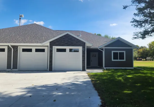 $340,000 | 903 7th Avenue Southwest, Pipestone, MN 56164