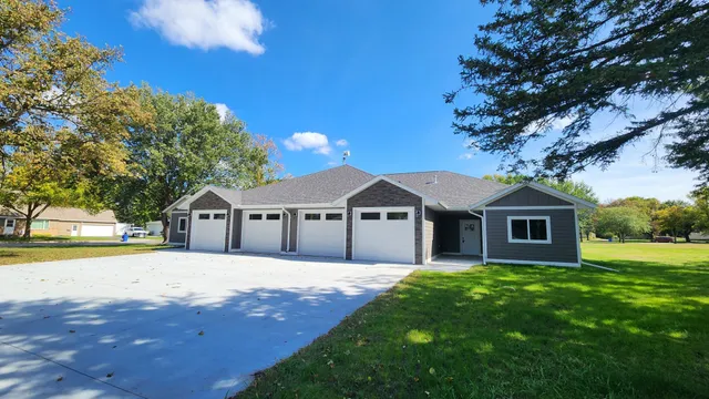 $340,000 | 903 7th Avenue Southwest, Pipestone, MN 56164